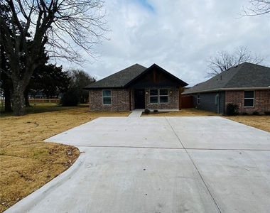 307 N Colbert Avenue - Photo Thumbnail 23