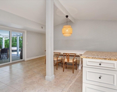 1110 Sw 15th Street - Photo Thumbnail 5