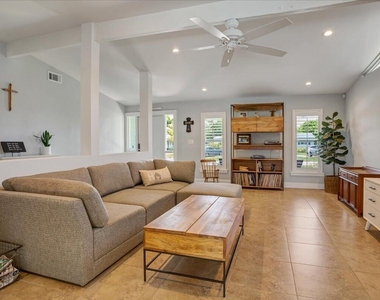 1110 Sw 15th Street - Photo Thumbnail 2