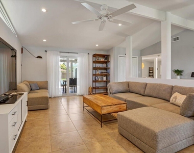 1110 Sw 15th Street - Photo Thumbnail 4