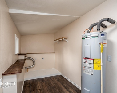 2133 Ross Avenue - Photo Thumbnail 13