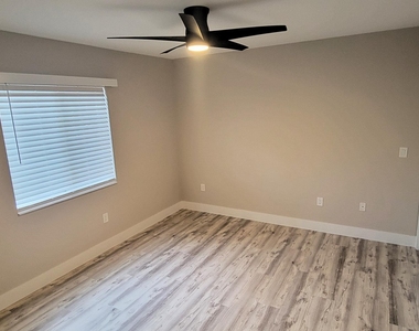 6418 Emerald Dunes Drive - Photo Thumbnail 16