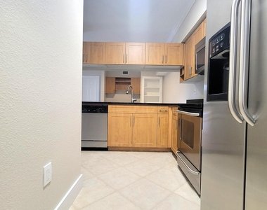 6418 Emerald Dunes Drive - Photo Thumbnail 23