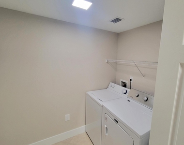 6418 Emerald Dunes Drive - Photo Thumbnail 9