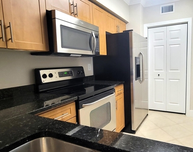 6418 Emerald Dunes Drive - Photo Thumbnail 7