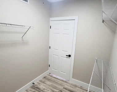 6418 Emerald Dunes Drive - Photo Thumbnail 38