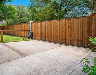 3334 Regent Drive - Photo Thumbnail 23