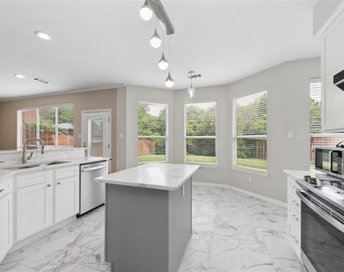 937 Parker Drive - Photo Thumbnail 7