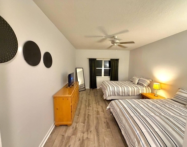 8000 Carnoustie Place - Photo Thumbnail 17