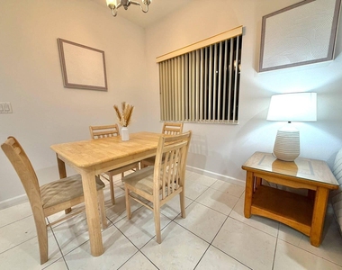 8000 Carnoustie Place - Photo Thumbnail 12