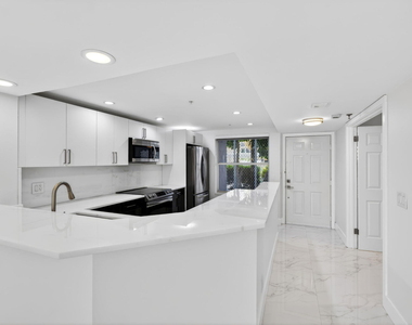 3901 S Flagler Drive - Photo Thumbnail 1