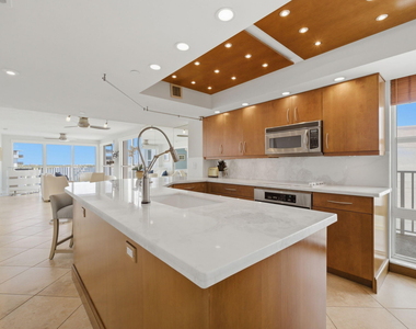 3901 S Flagler Drive - Photo Thumbnail 1