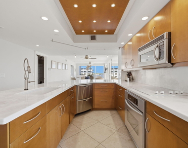 3901 S Flagler Drive - Photo Thumbnail 2