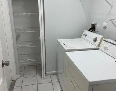 12077 Sunset Point Circle - Photo Thumbnail 13