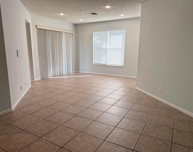 12077 Sunset Point Circle - Photo Thumbnail 8