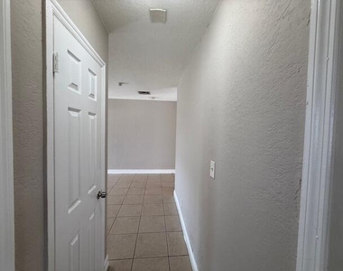 400 Metcalf Court - Photo Thumbnail 10