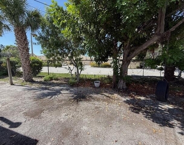 400 Metcalf Court - Photo Thumbnail 18