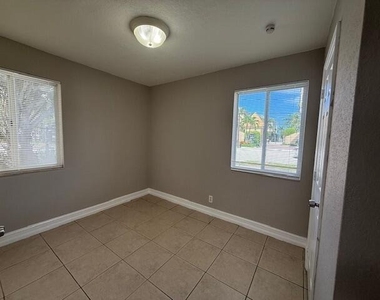 400 Metcalf Court - Photo Thumbnail 14