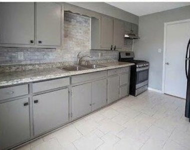 1342 South Drive - Photo Thumbnail 4