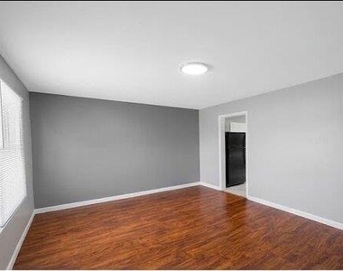 1342 South Drive - Photo Thumbnail 2