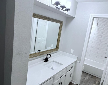 8520 E Covell Road - Photo Thumbnail 6