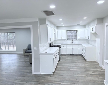 8520 E Covell Road - Photo Thumbnail 9