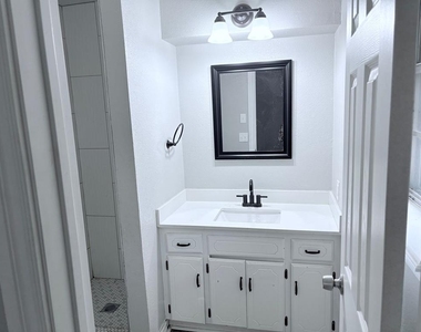 8520 E Covell Road - Photo Thumbnail 7