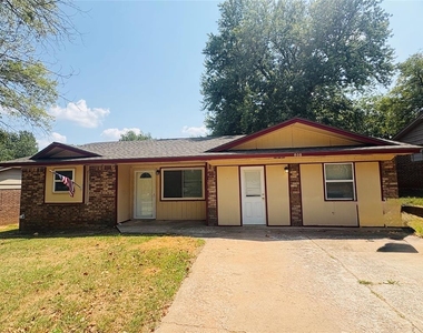 808 Catherine Drive - Photo Thumbnail 1