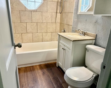 3113 Nw 32nd Street - Photo Thumbnail 5