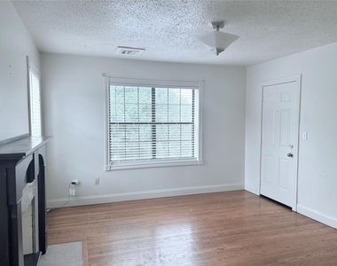 2600 Nw 12th Street - Photo Thumbnail 3
