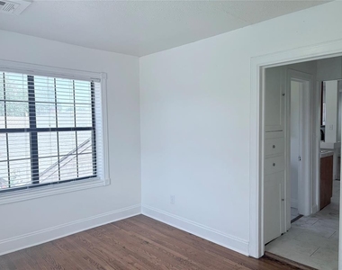 2600 Nw 12th Street - Photo Thumbnail 8