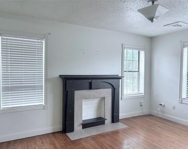 2600 Nw 12th Street - Photo Thumbnail 2