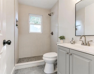 1510 Bedford Lane - Photo Thumbnail 12