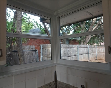 2305 Maple Drive - Photo Thumbnail 6