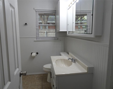2305 Maple Drive - Photo Thumbnail 18