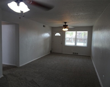 2305 Maple Drive - Photo Thumbnail 15