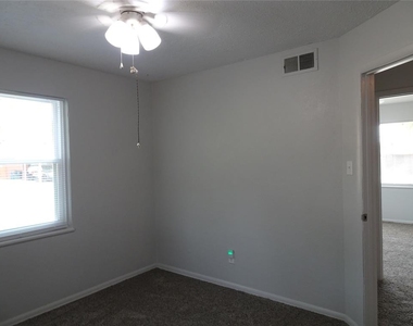 2305 Maple Drive - Photo Thumbnail 25