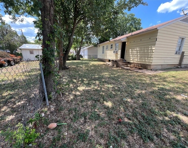 202 W Wheatland Road W - Photo Thumbnail 12