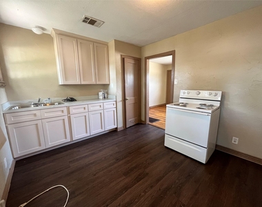 202 W Wheatland Road W - Photo Thumbnail 8