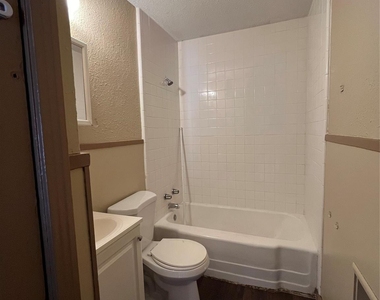 202 W Wheatland Road W - Photo Thumbnail 7