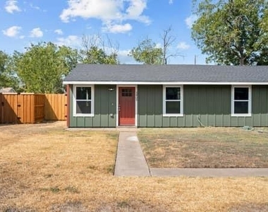 3905 Orlando Court - Photo Thumbnail 1