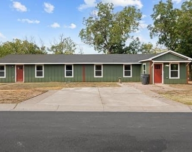 3905 Orlando Court - Photo Thumbnail 2