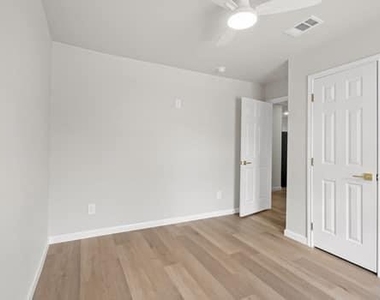3903 Orlando Court - Photo Thumbnail 8