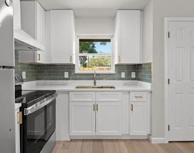 3903 Orlando Court - Photo Thumbnail 14