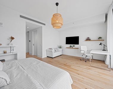 160 Isle Of Venice Drive - Photo Thumbnail 15