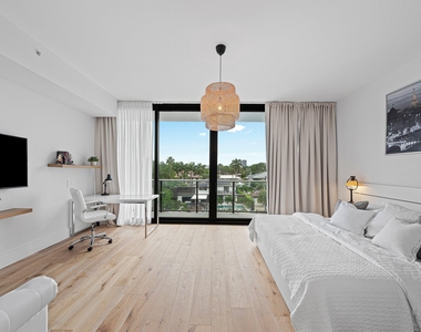 160 Isle Of Venice Drive - Photo Thumbnail 14
