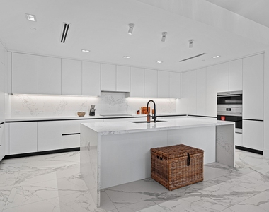 160 Isle Of Venice Drive - Photo Thumbnail 11