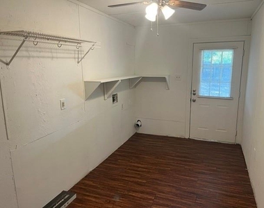 711 Hall Street - Photo Thumbnail 20