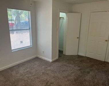 711 Hall Street - Photo Thumbnail 18