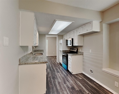 725 Maple Glen Drive - Photo Thumbnail 3